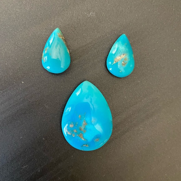 New Set of 3 Torques diamond shape stones for necklace and earrings - Picture 6 of 6